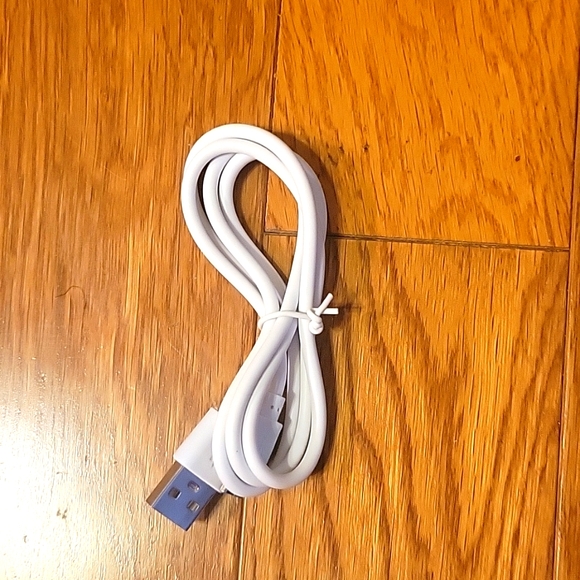 New powertek wireless charger. Gray glitter. Charging cable. - Picture 4 of 6